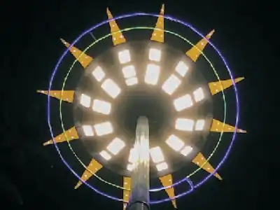 Gongye South Station High Pole Light2